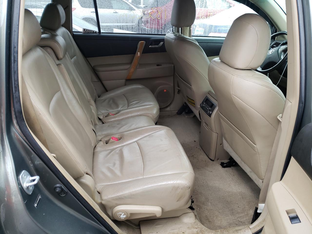 Photo 6 from auction – 2008 TOYOTA HIGHLANDER with VIN JTEEW44A282000267