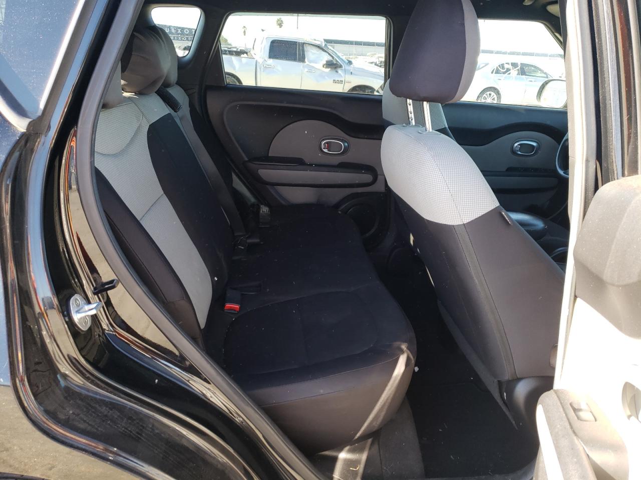 Photo 6 from auction – 2015 KIA SOUL with VIN KNDJN2A29F7177468