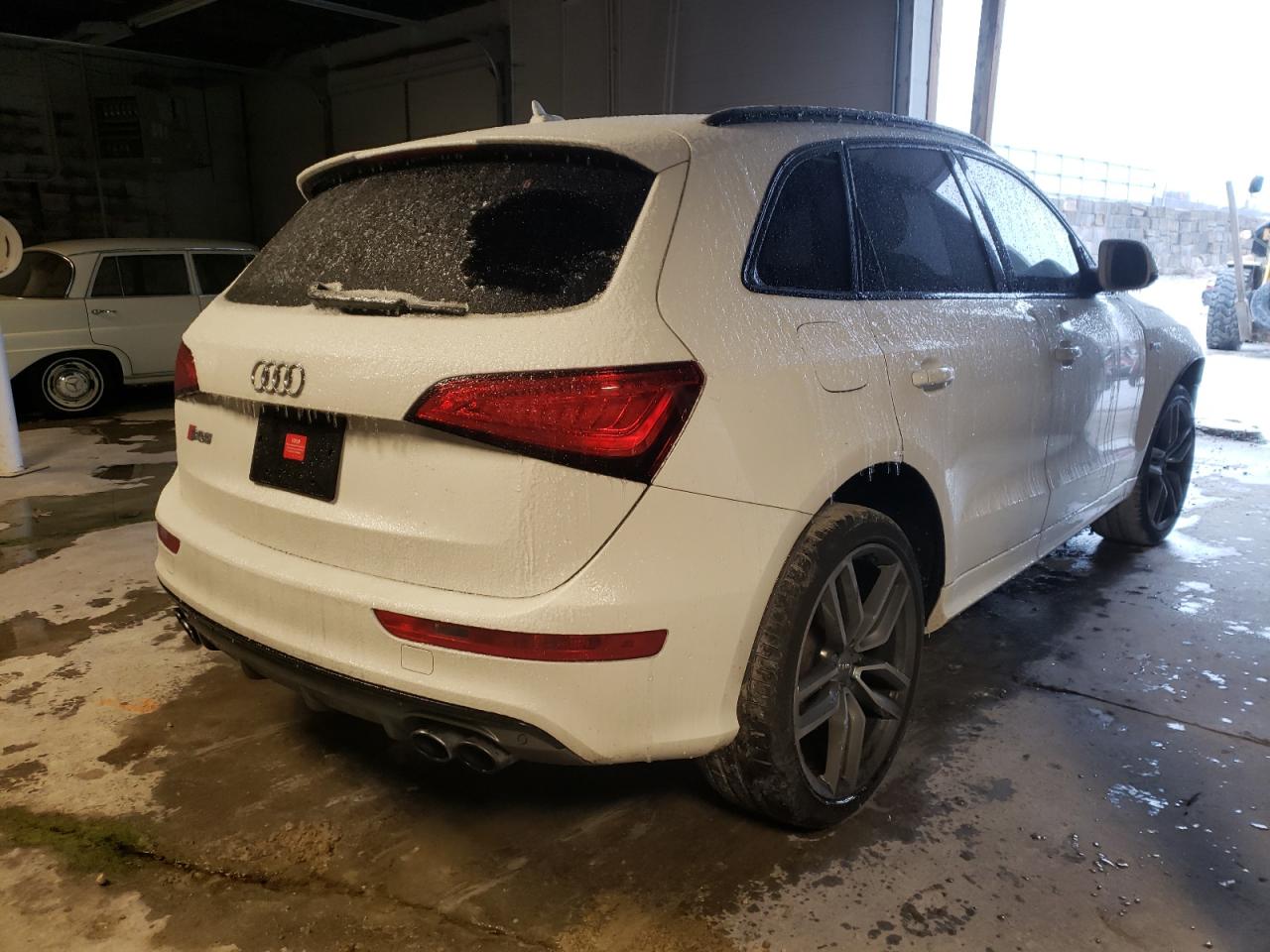 Photo 4 from auction – 2016 AUDI SQ5 PREMIU with VIN WA1CCAFP4GA010236