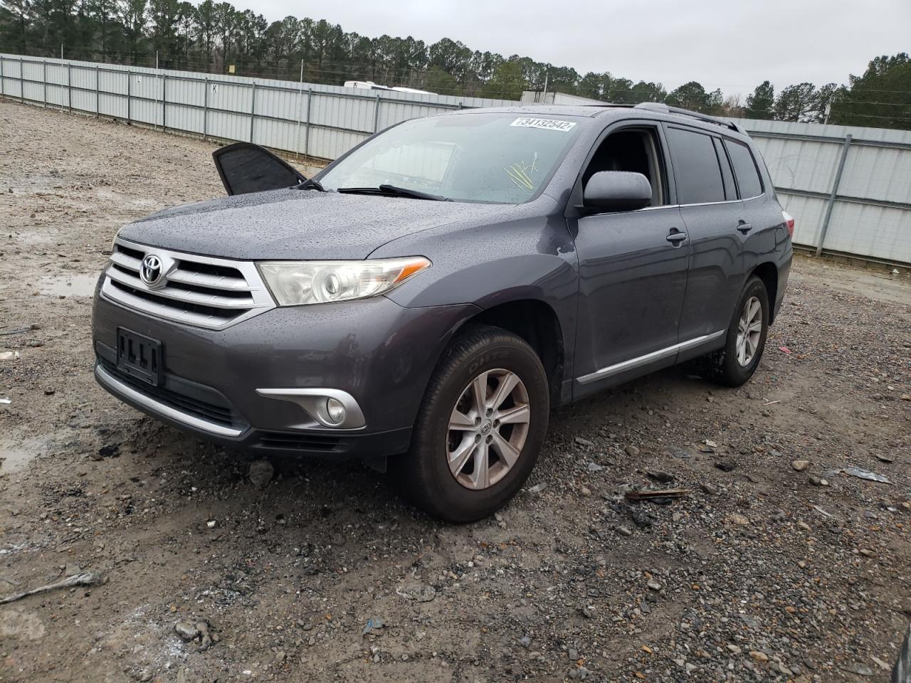 Photo 2 from auction – 2013 TOYOTA HIGHLANDER with VIN 5TDZA3EH9DS038673