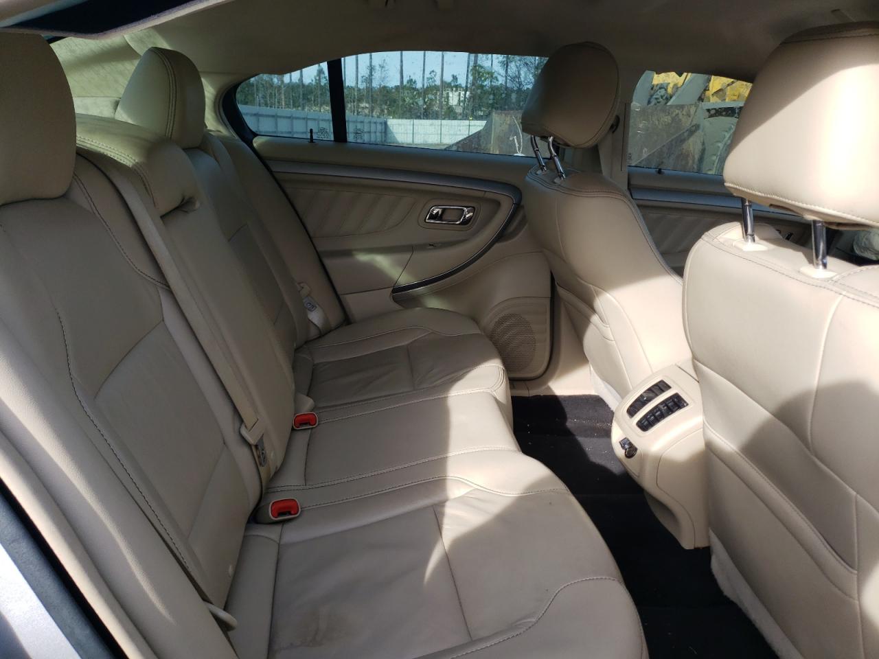 Photo 6 from auction – 2017 FORD TAURUS SEL with VIN 1FAHP2E82HG128547