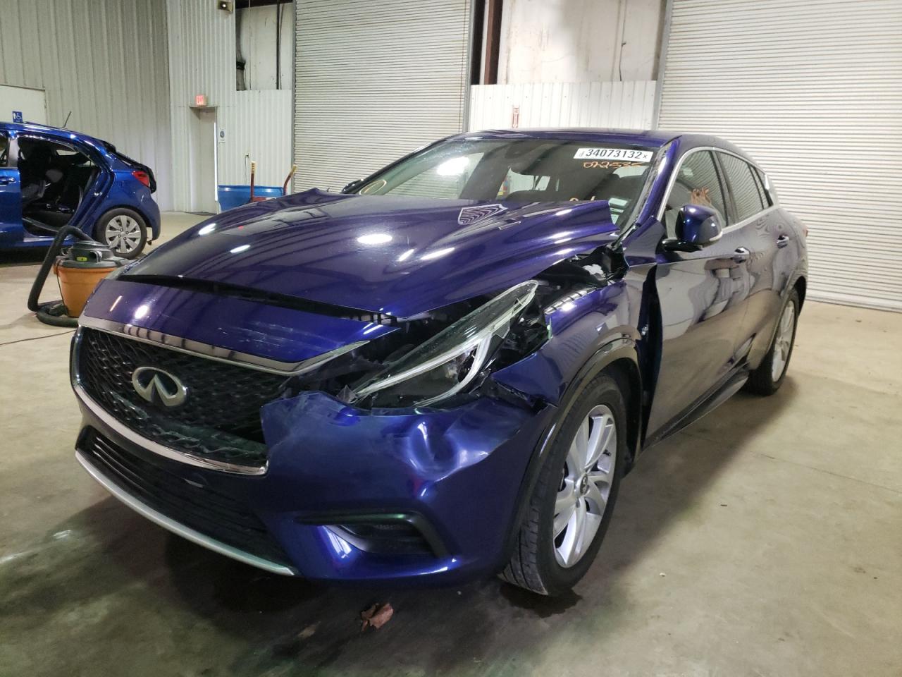 Photo 2 from auction – 2017 INFINITI QX30 BASE with VIN SJKCH5CP6HA022535