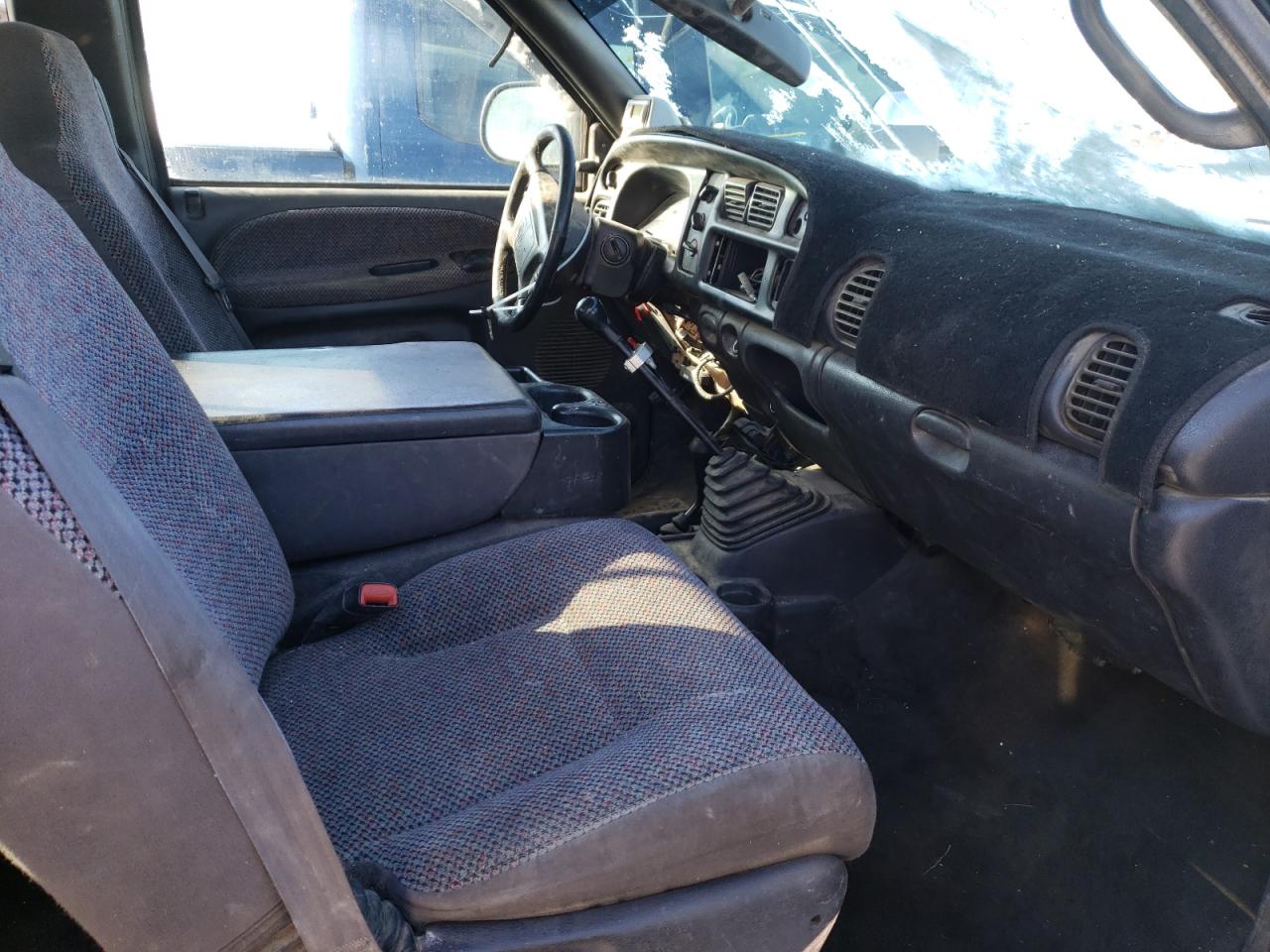 Photo 5 from auction – 2002 DODGE RAM 2500 with VIN 3B7KF23C72M221037