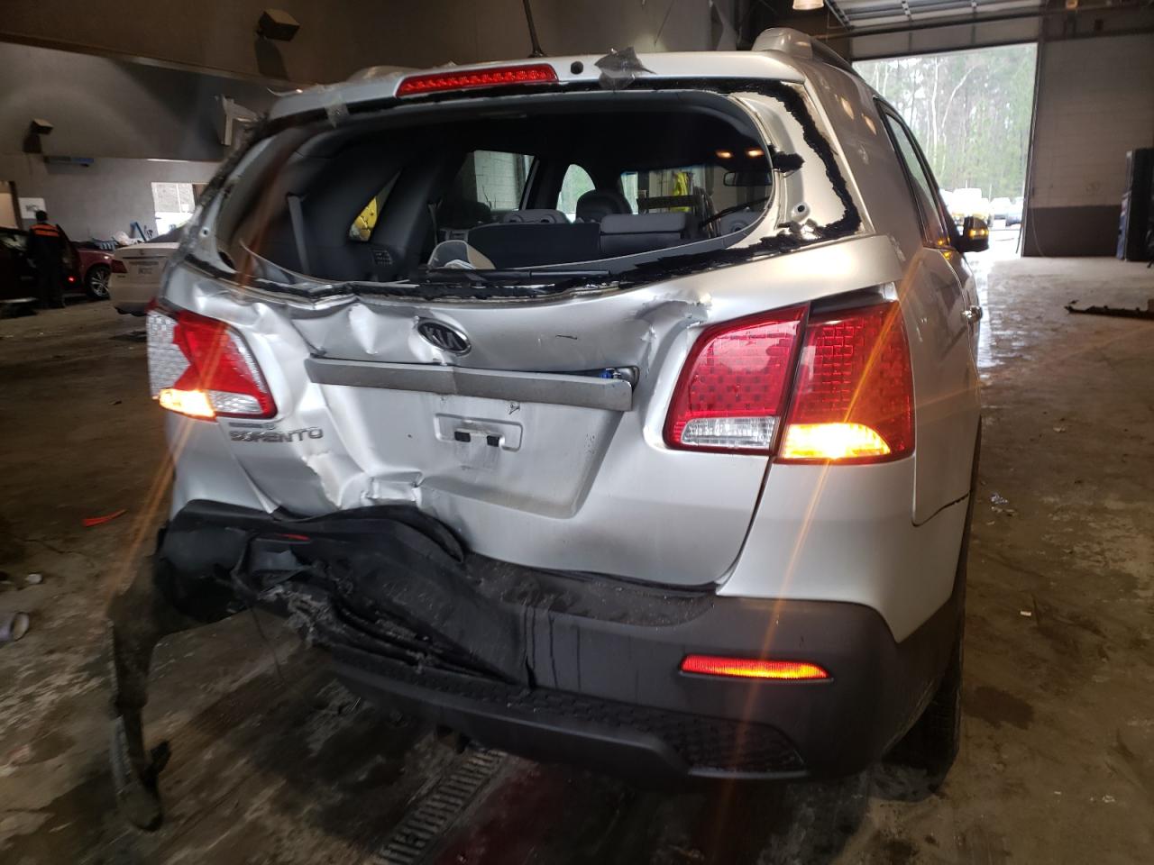 Photo 9 from auction – 2011 KIA SORENTO BA with VIN 5XYKTDA21BG176477