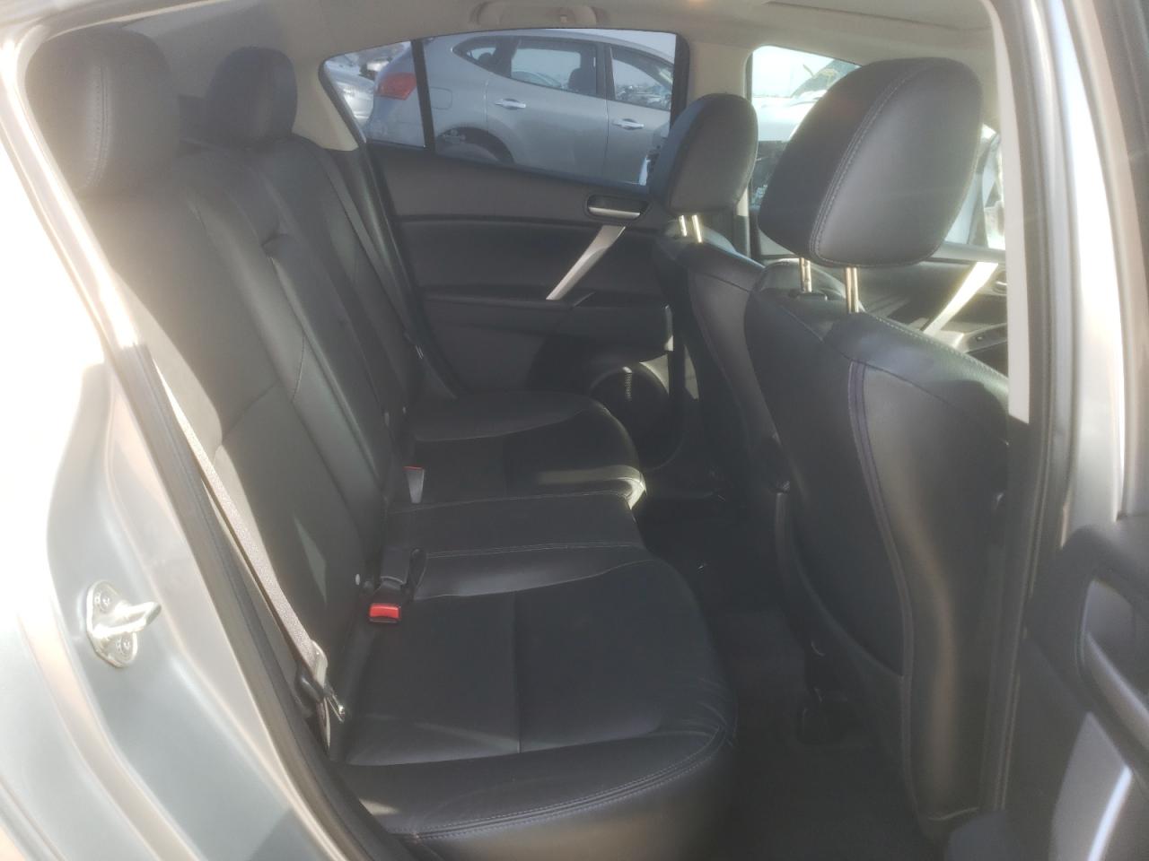 Photo 6 from auction – 2011 MAZDA 3 S with VIN JM1BL1W68B1386262