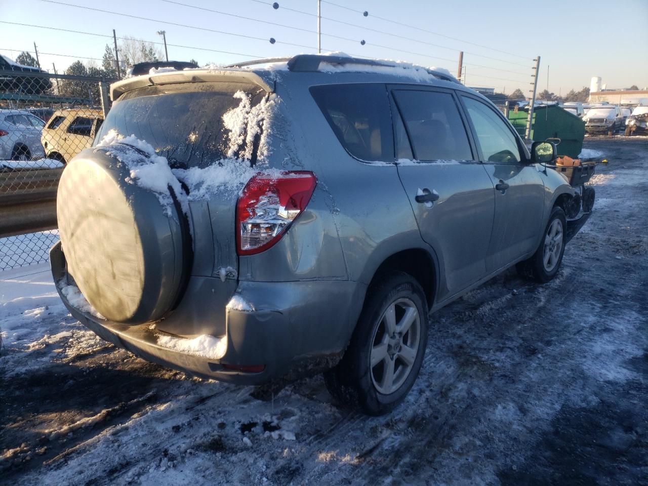 Photo 4 from auction – 2006 TOYOTA RAV4 with VIN JTMBD33V666017493