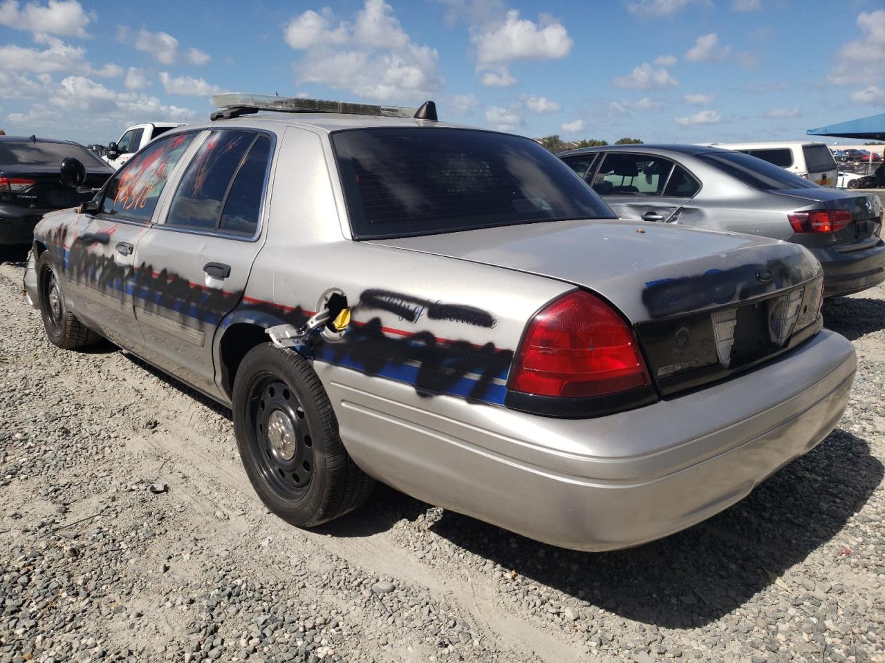Photo 3 from auction – 2010 FORD CROWN VICT with VIN 2FABP7BV6AX118035