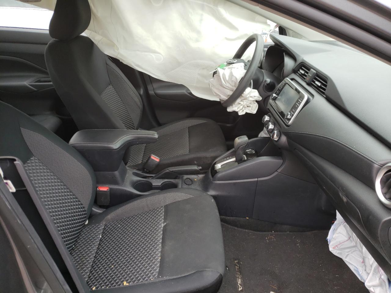 Photo 5 from auction – 2020 NISSAN VERSA with VIN 3N1CN8DV4LL812625