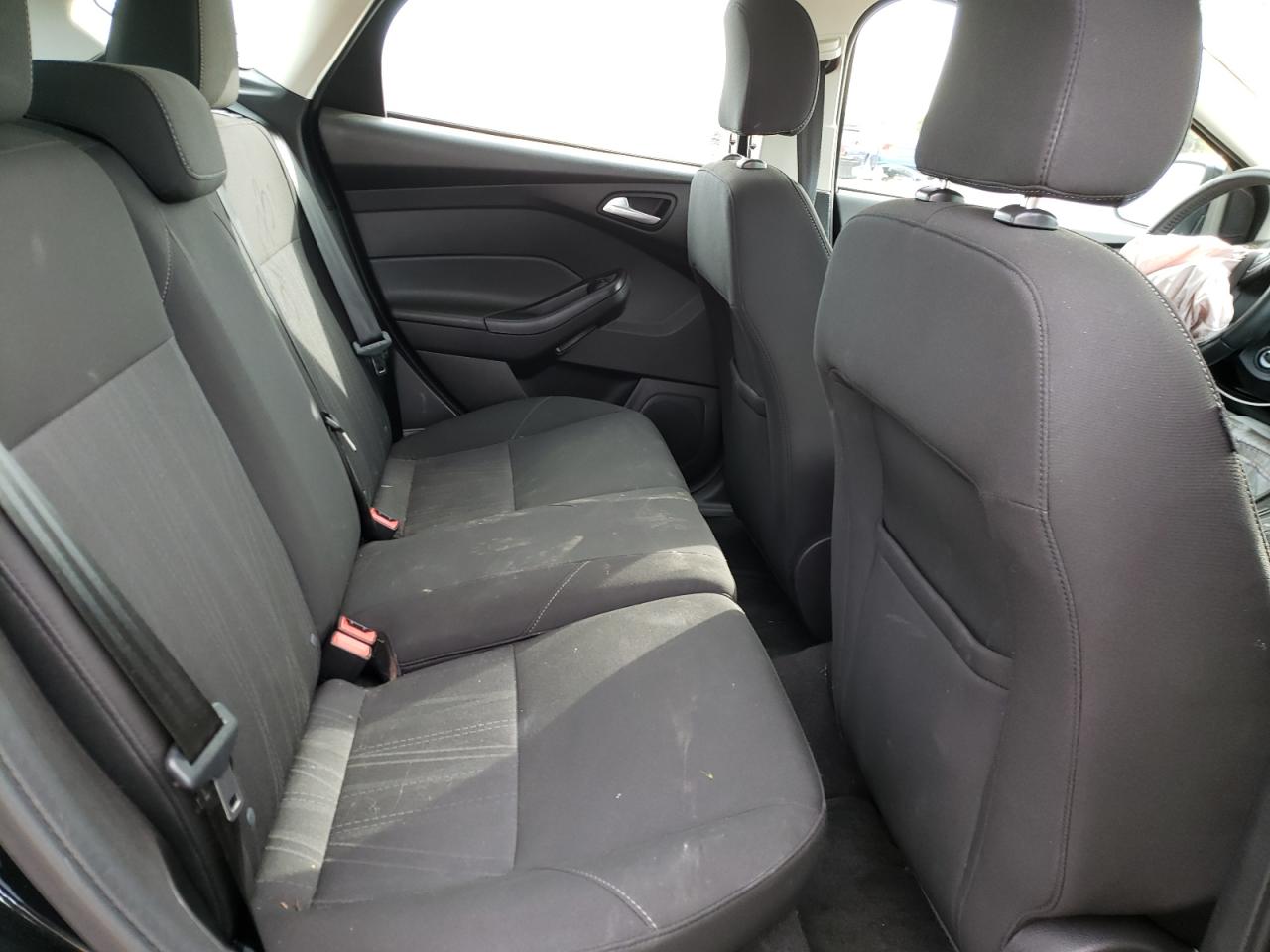 Photo 6 from auction – 2015 FORD FOCUS SE with VIN 1FADP3K25FL315029