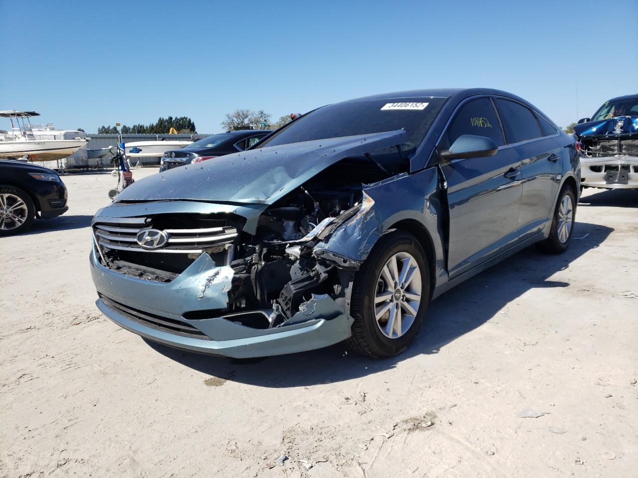 Photo 2 from auction – 2016 HYUNDAI SONATA SE with VIN 5NPE24AF3GH385917