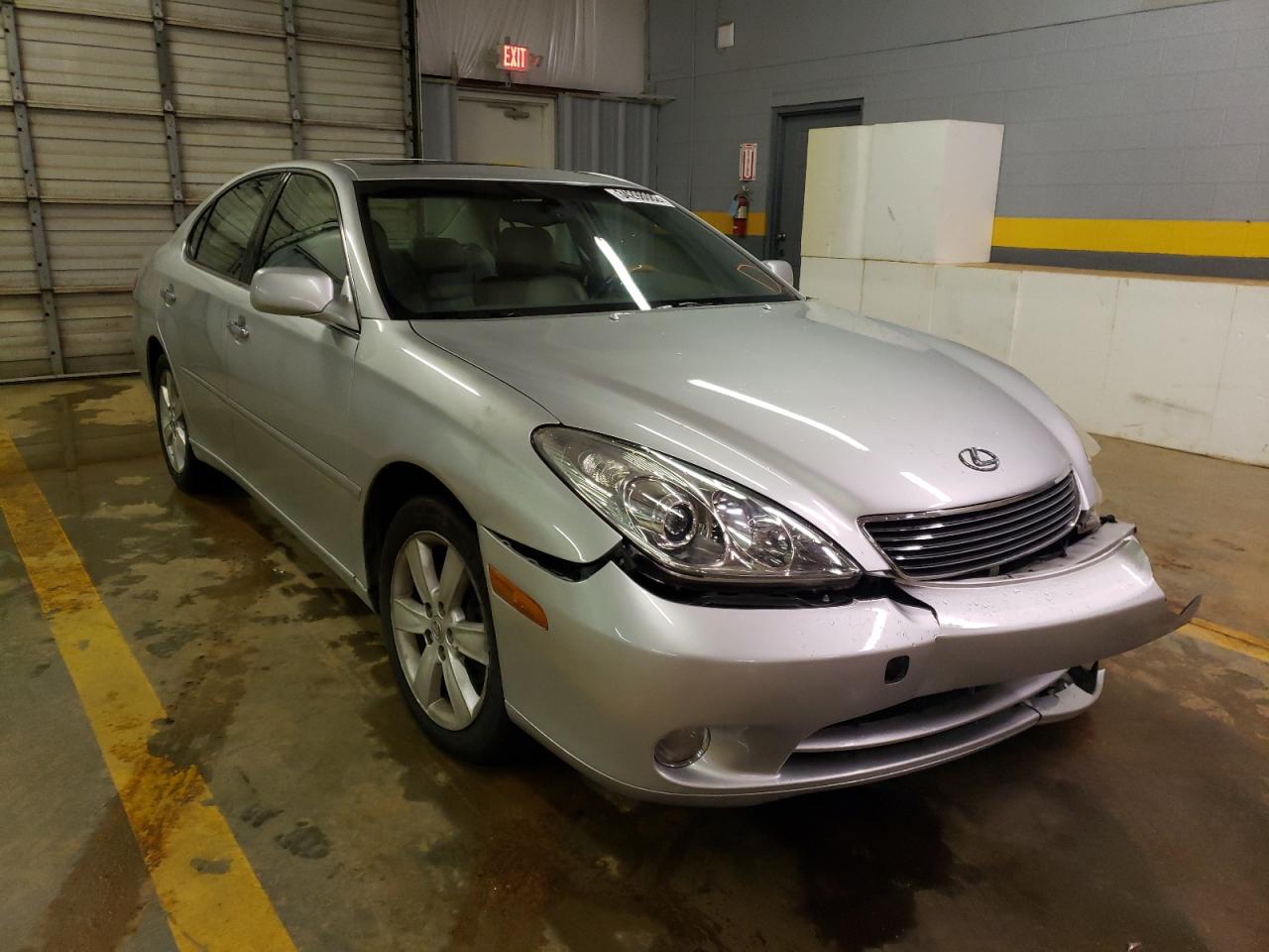 LEXUS ES330 2005 with VIN JTHBA30G655137053 - Photo from auction