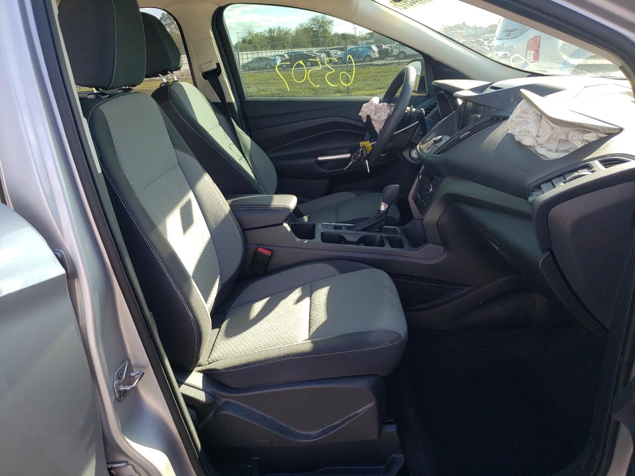Photo 5 from auction – 2017 FORD ESCAPE SE with VIN 1FMCU0GD0HUC19275