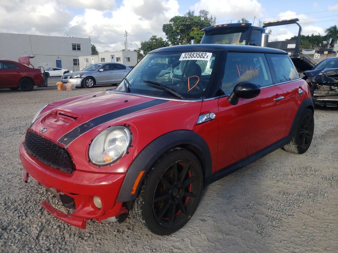 Photo 2 from auction – 2011 MINI COOPER S with VIN WMWSV3C58BTY24586