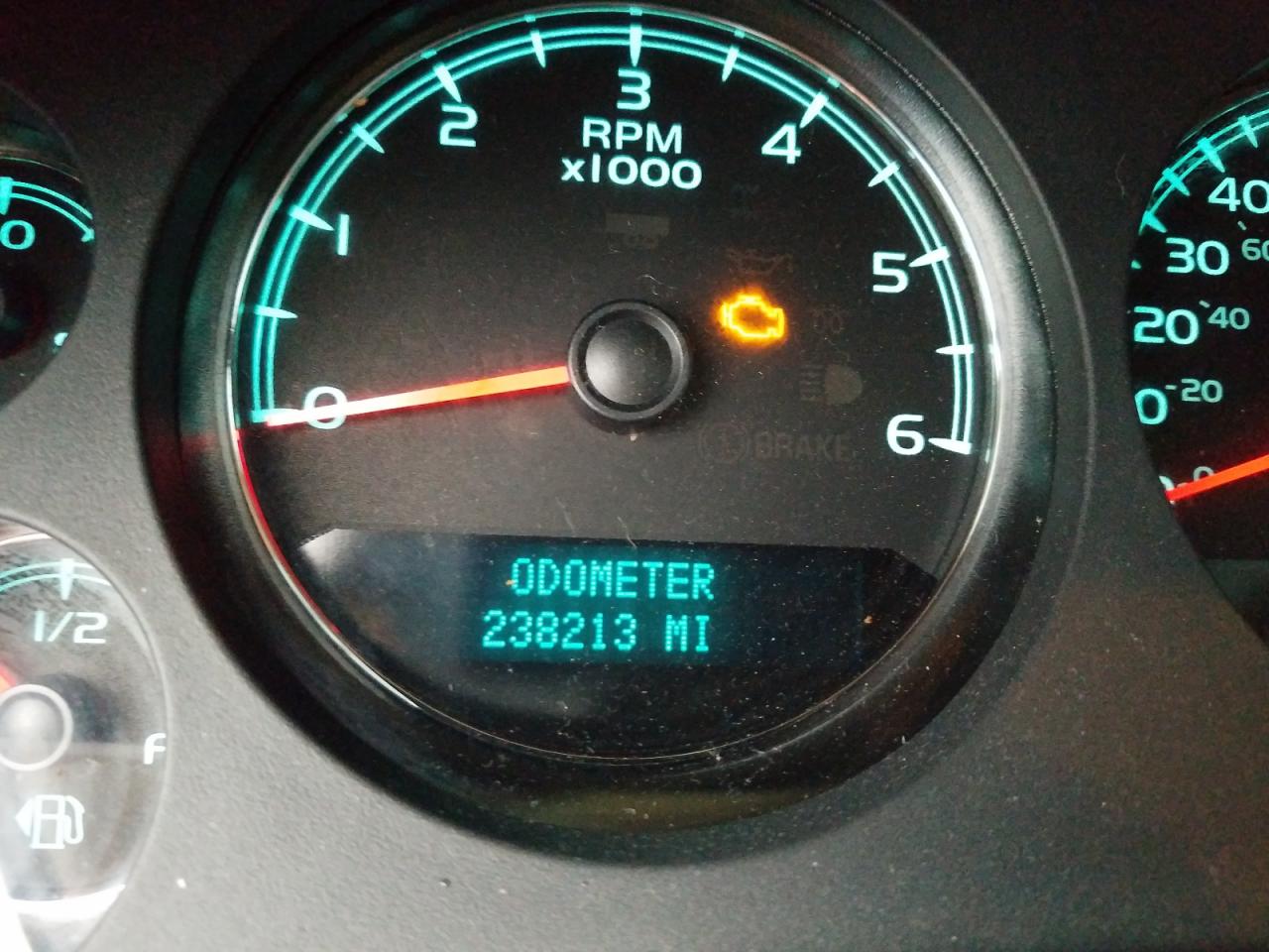 Photo 8 from auction – 2008 CHEVROLET SUBURBAN C with VIN 1GNFC16018R203587
