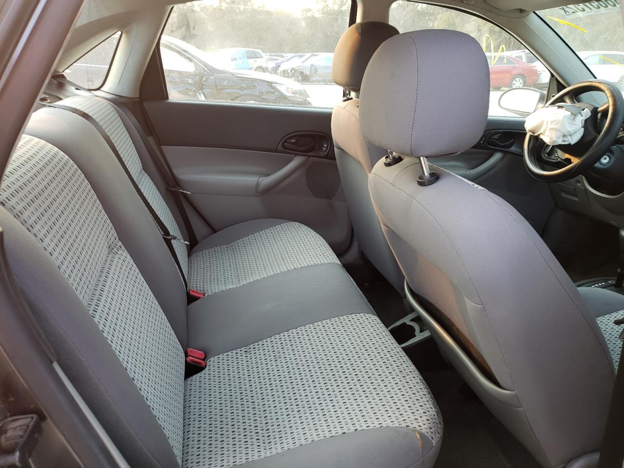 Photo 6 from auction – 2007 FORD FOCUS ZX4 with VIN 1FAFP34N97W247950