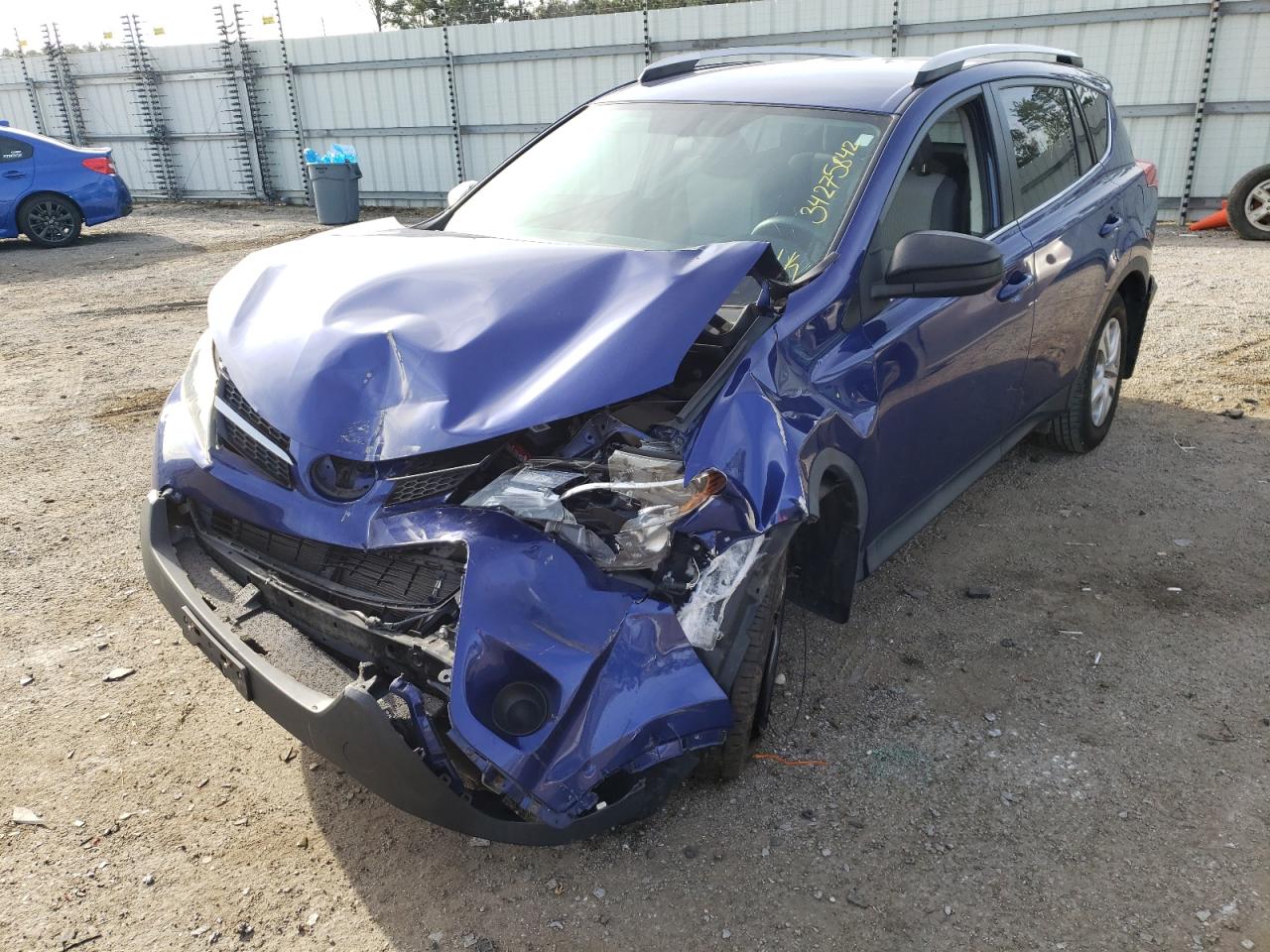 Photo 2 from auction – 2015 TOYOTA RAV4 LE with VIN 2T3BFREV6FW368378