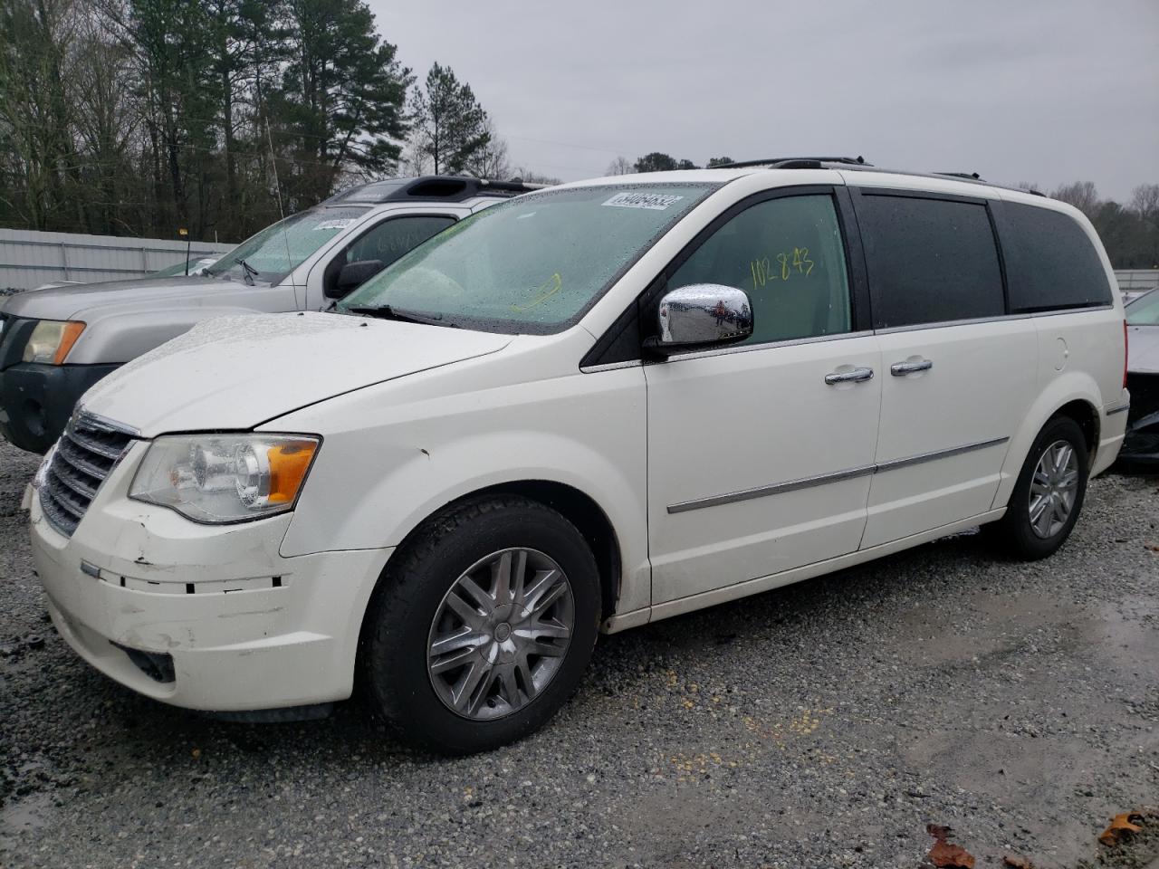 Photo 2 from auction – 2008 CHRYSLER TOWN & COU with VIN 2A8HR64X58R689286