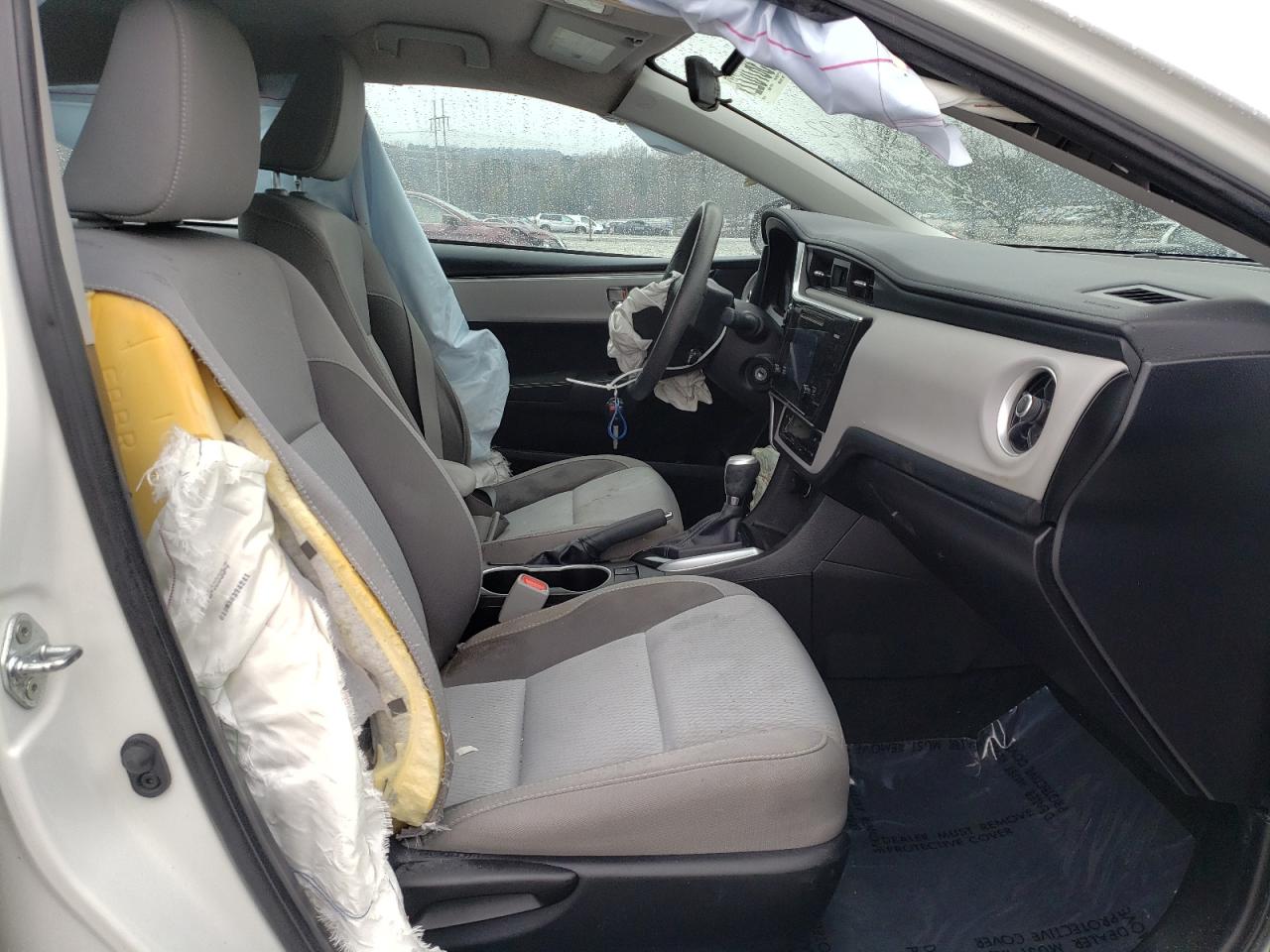 Photo 5 from auction – 2017 TOYOTA COROLLA L with VIN 5YFBURHE2HP631917