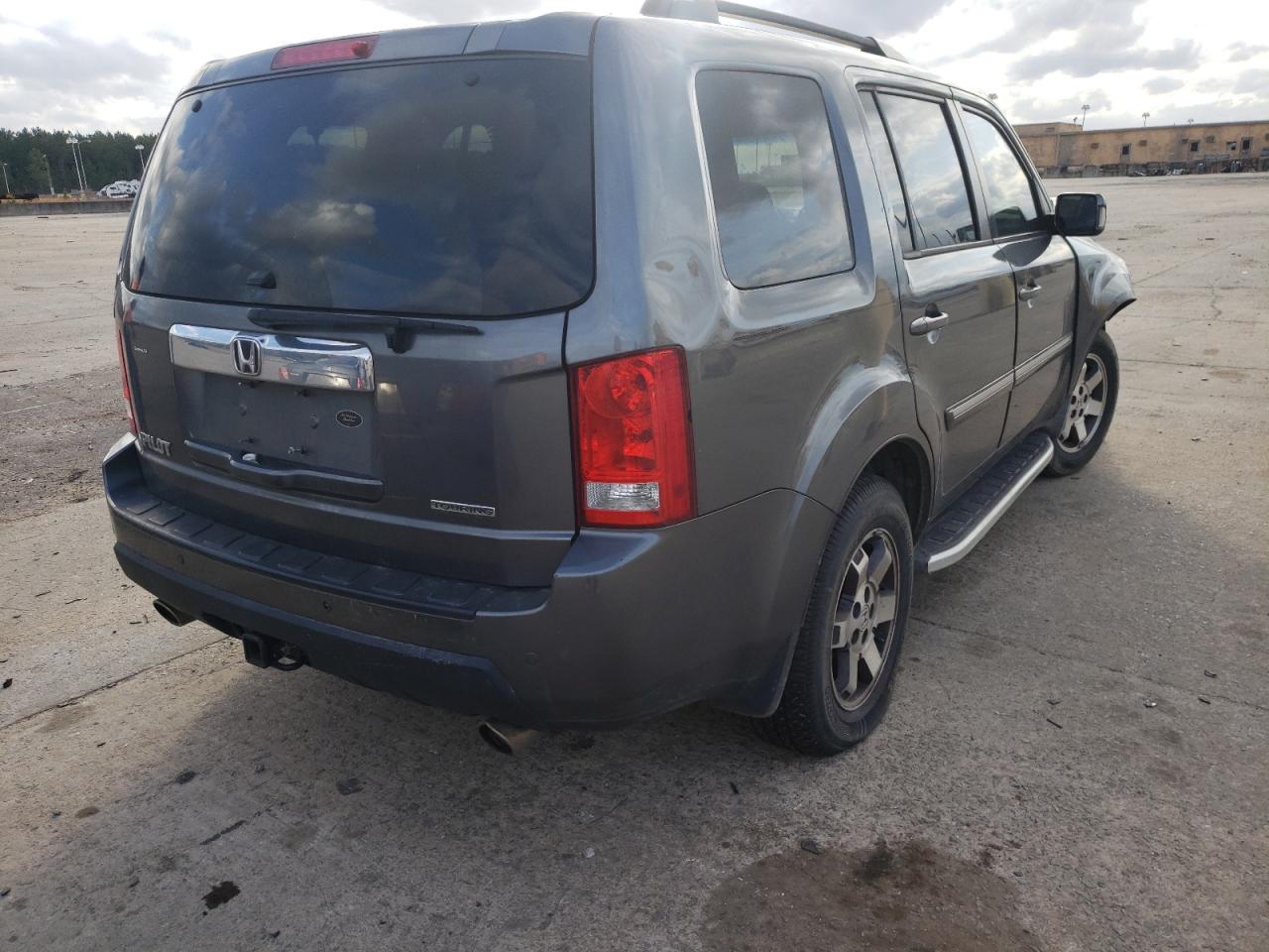 Photo 4 from auction – 2011 HONDA PILOT TOUR with VIN 5FNYF3H93BB005381