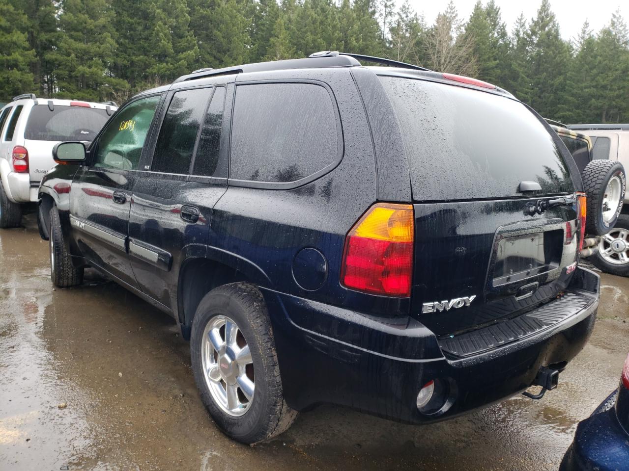 Photo 3 from auction – 2005 GMC ENVOY with VIN 1GKDT13S752235054