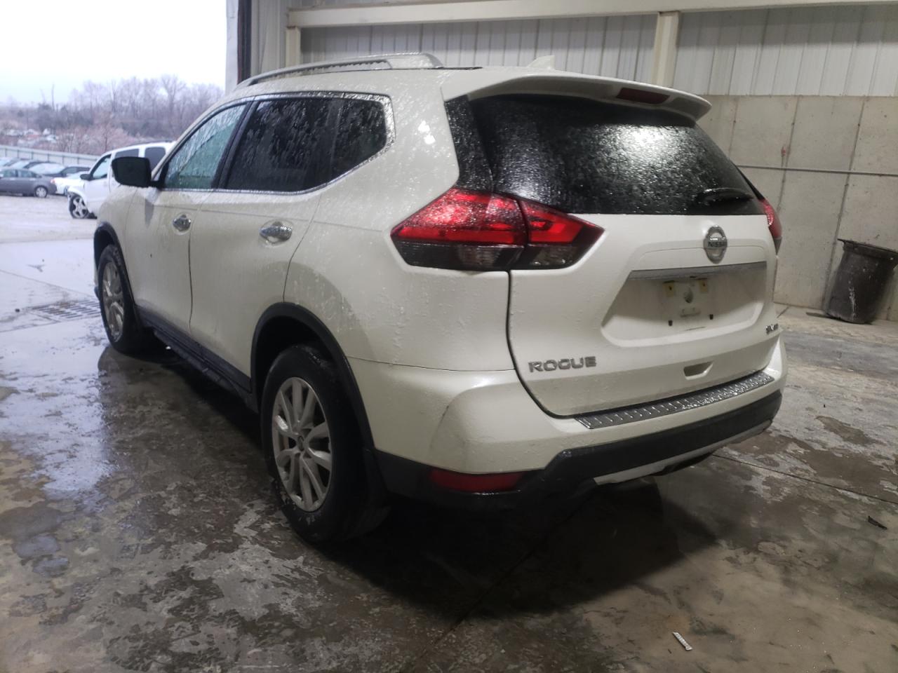 Photo 3 from auction – 2017 NISSAN ROGUE S with VIN KNMAT2MV5HP557101