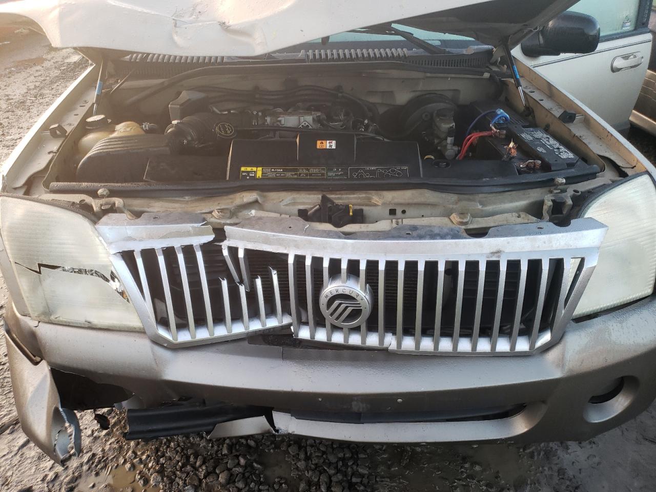 Photo 7 from auction – 2004 MERCURY MOUNTAINEE with VIN 4M2ZU86W44UJ00374