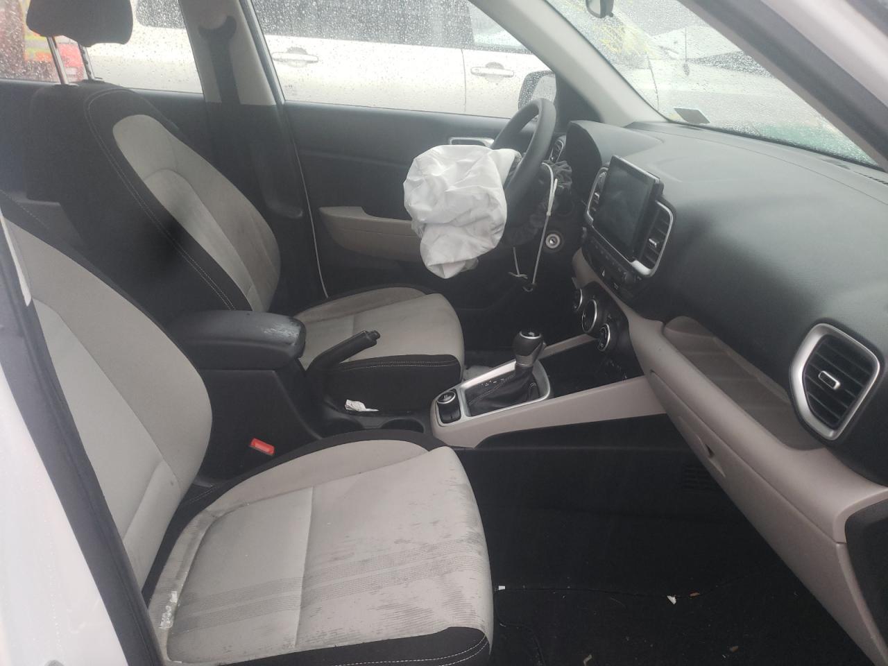 Photo 5 from auction – 2020 HYUNDAI VENUE SEL with VIN KMHRC8A34LU016345
