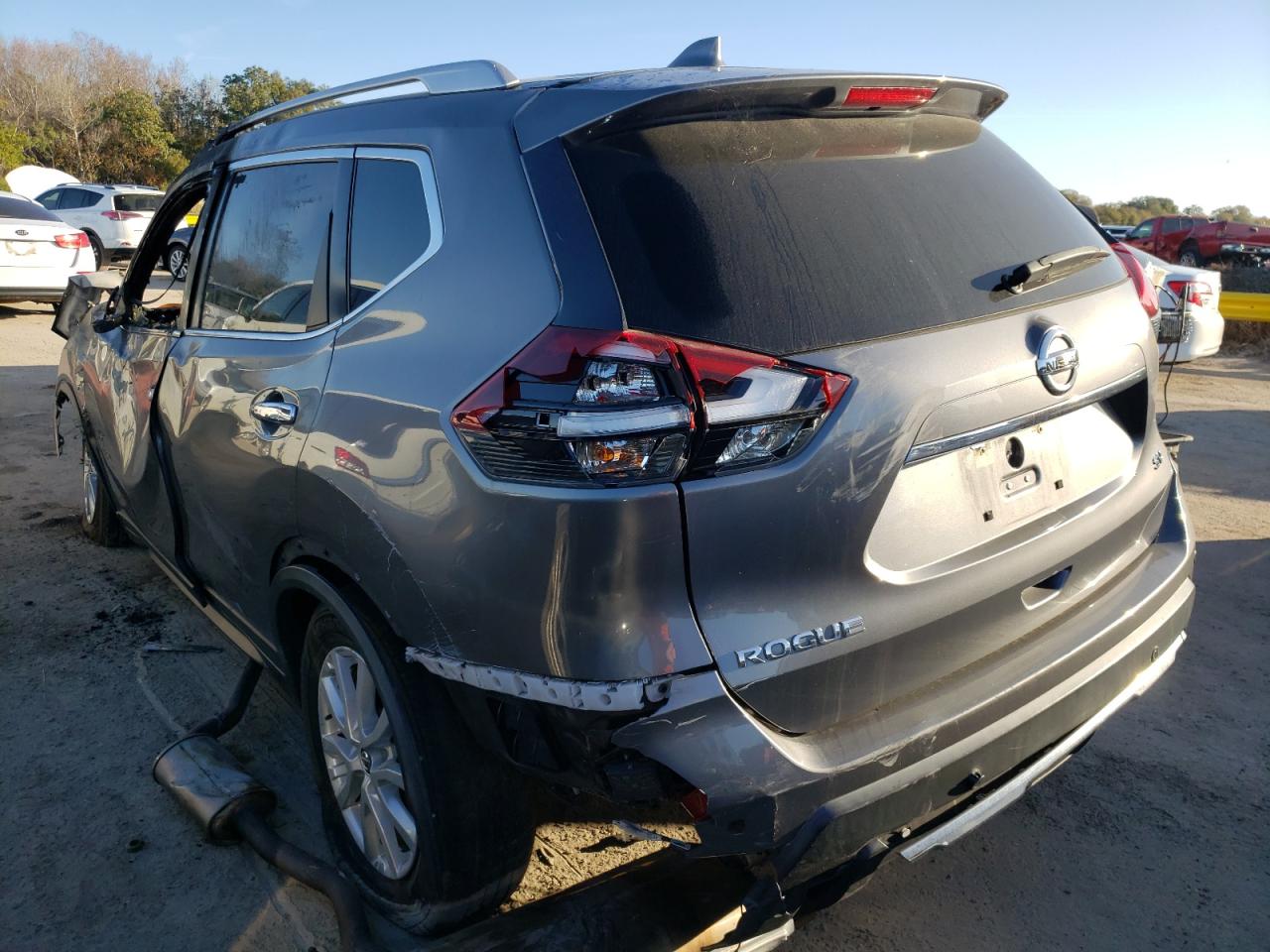 Photo 3 from auction – 2019 NISSAN ROGUE S with VIN KNMAT2MT0KP536601
