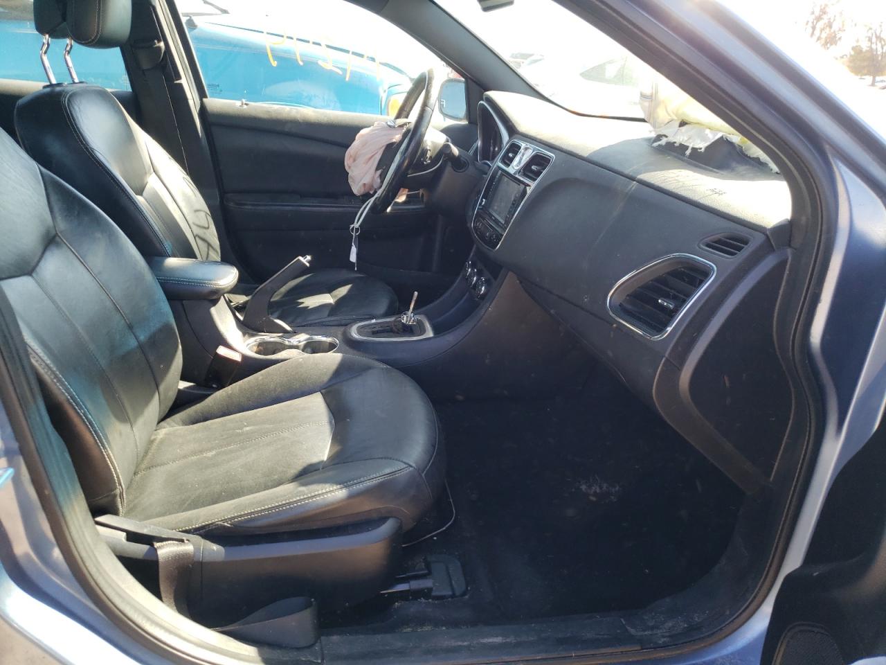 Photo 5 from auction – 2011 CHRYSLER 200 LIMITE with VIN 1C3BC2FG9BN603992