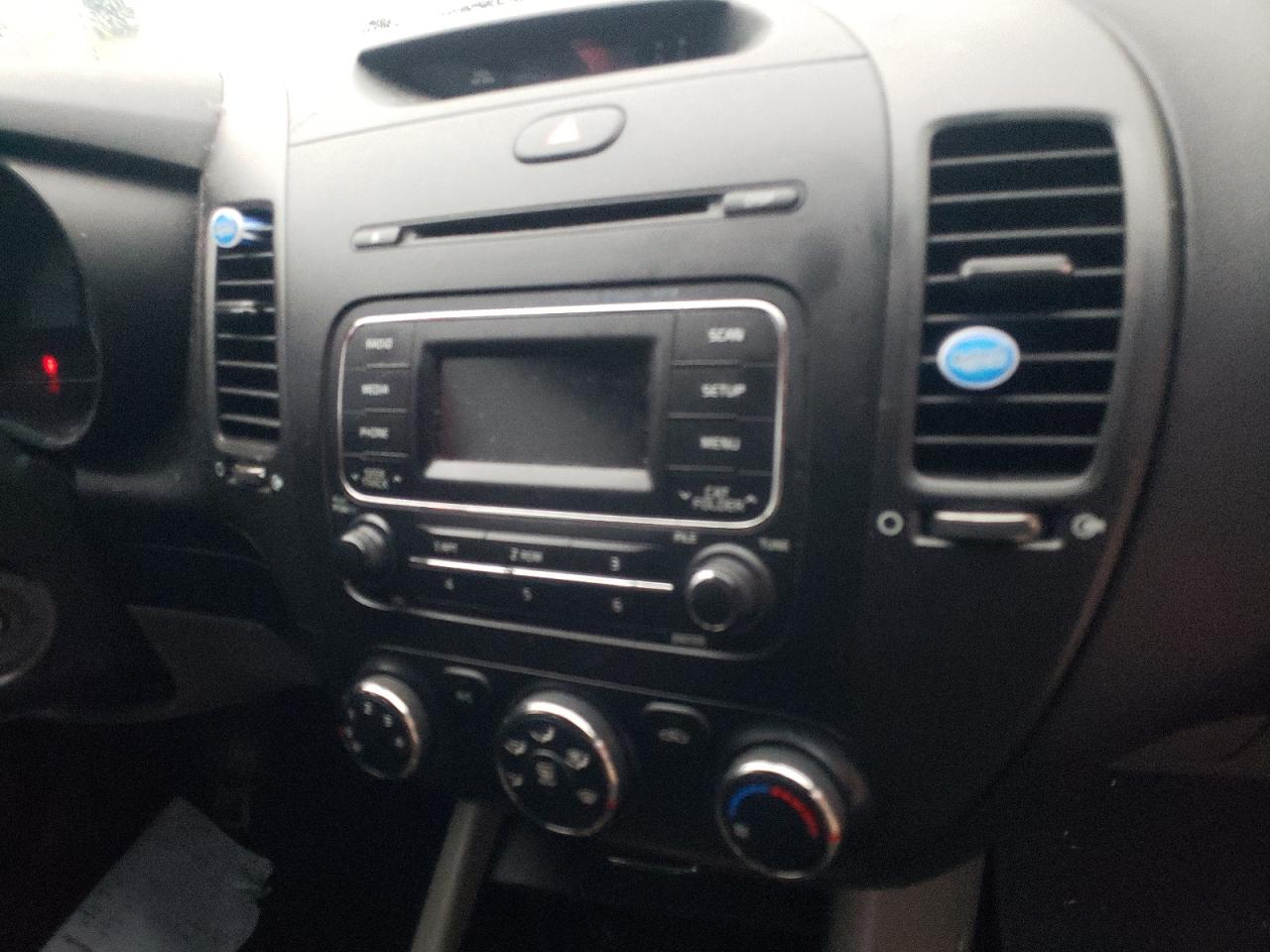 Photo 9 from auction – 2015 KIA FORTE LX with VIN KNAFK4A62F5432497