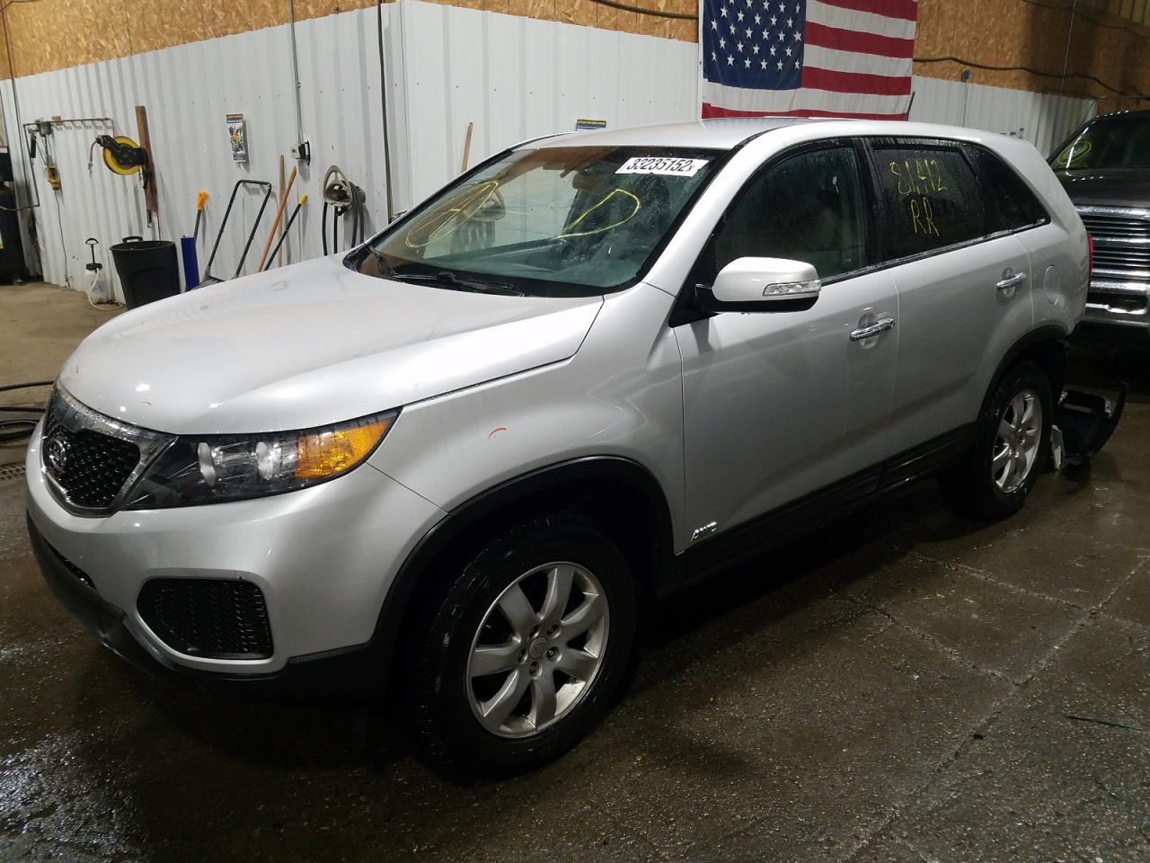 Photo 2 from auction – 2011 KIA SORENTO BA with VIN 5XYKTCA10BG163690