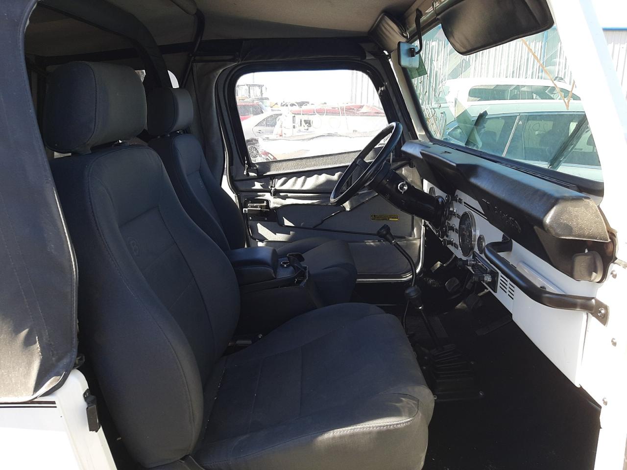 Photo 5 from auction – 1983 JEEP JEEP CJ7 with VIN 1JCCN87A4DT050673