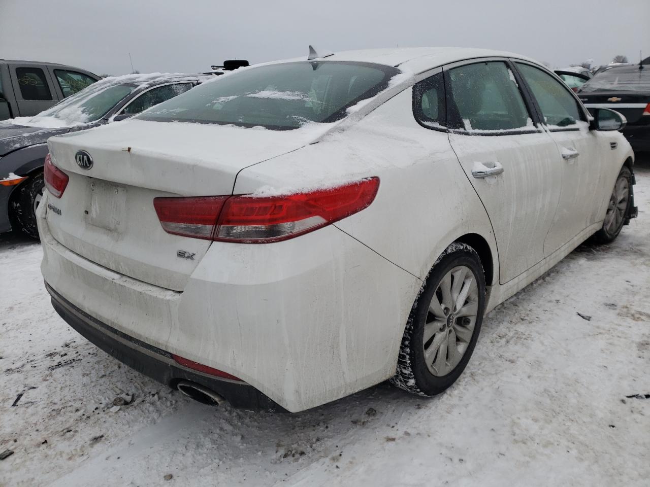 Photo 4 from auction – 2016 KIA OPTIMA EX with VIN 5XXGU4L35GG064740
