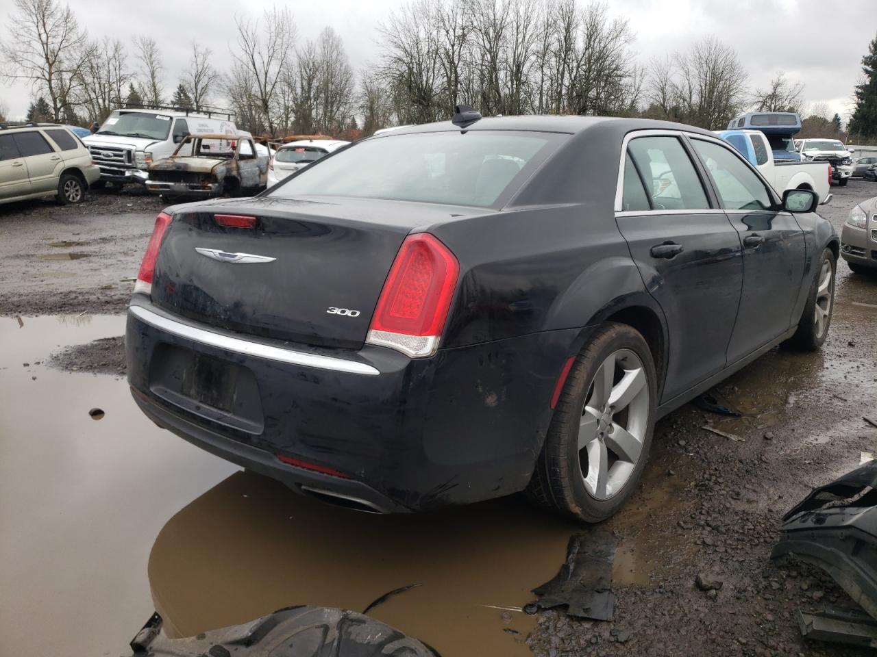 Photo 4 from auction – 2017 CHRYSLER 300 LIMITE with VIN 2C3CCAAG9HH608200