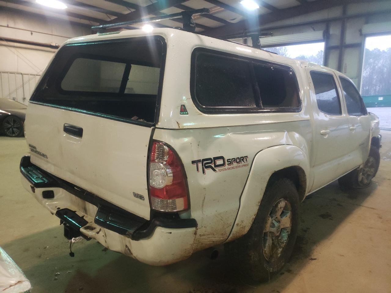 Photo 4 from auction – 2014 TOYOTA TACOMA DOU with VIN 3TMLU4EN6EM152284