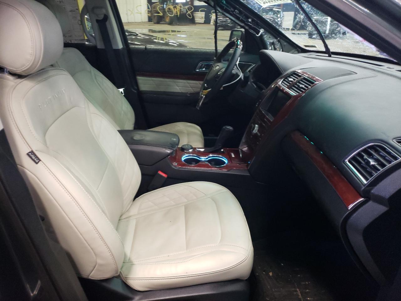 Photo 5 from auction – 2016 FORD EXPLORER P with VIN 1FM5K8HT3GGD18575