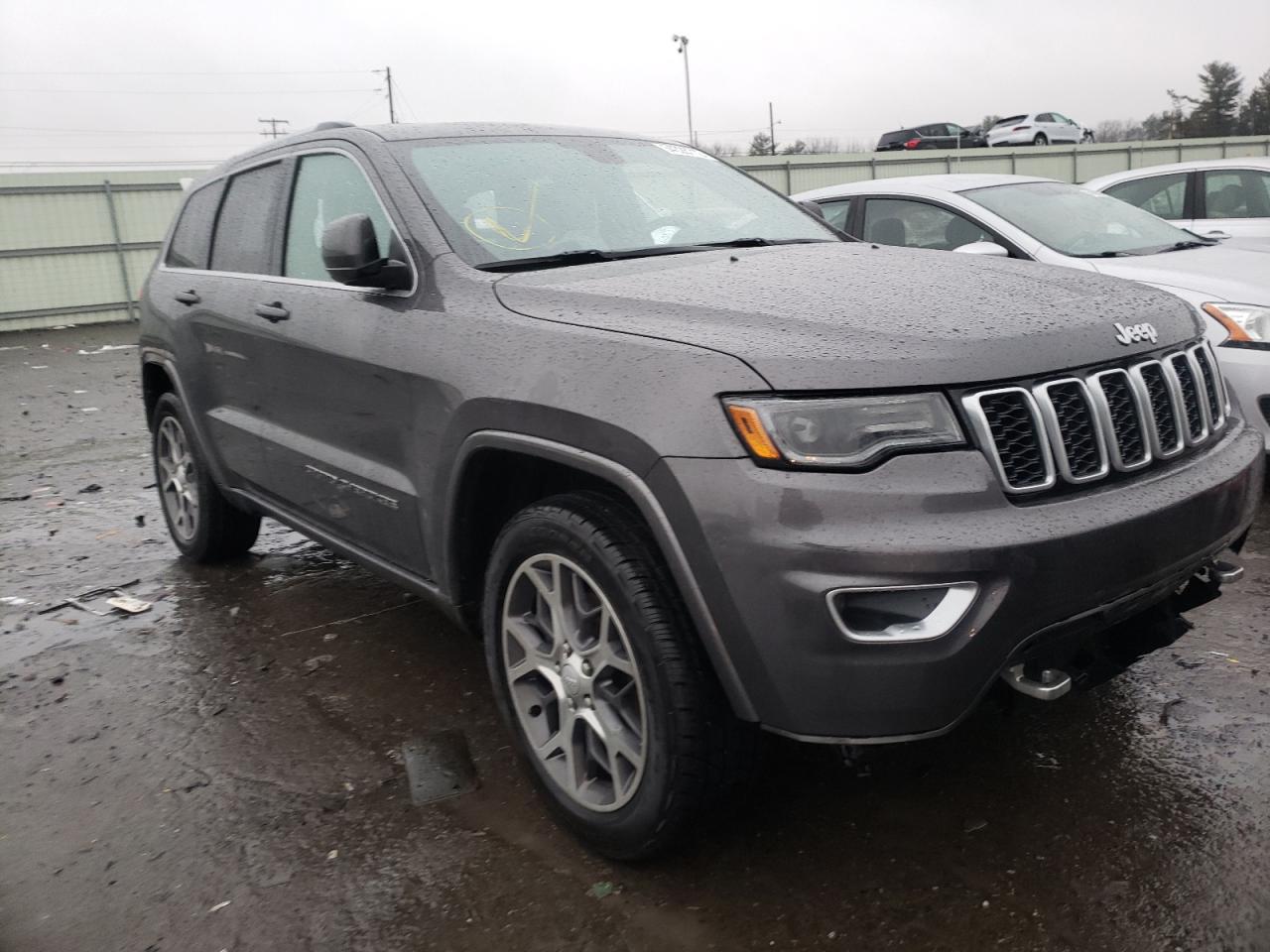 JEEP GRAND CHER 2018 with VIN 1C4RJFBG7JC118211 - Photo from auction