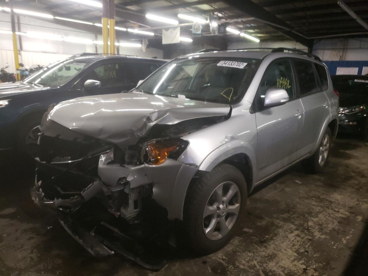 Photo 2 from auction – 2011 TOYOTA RAV4 LIMIT with VIN 2T3YK4DV4BW012404