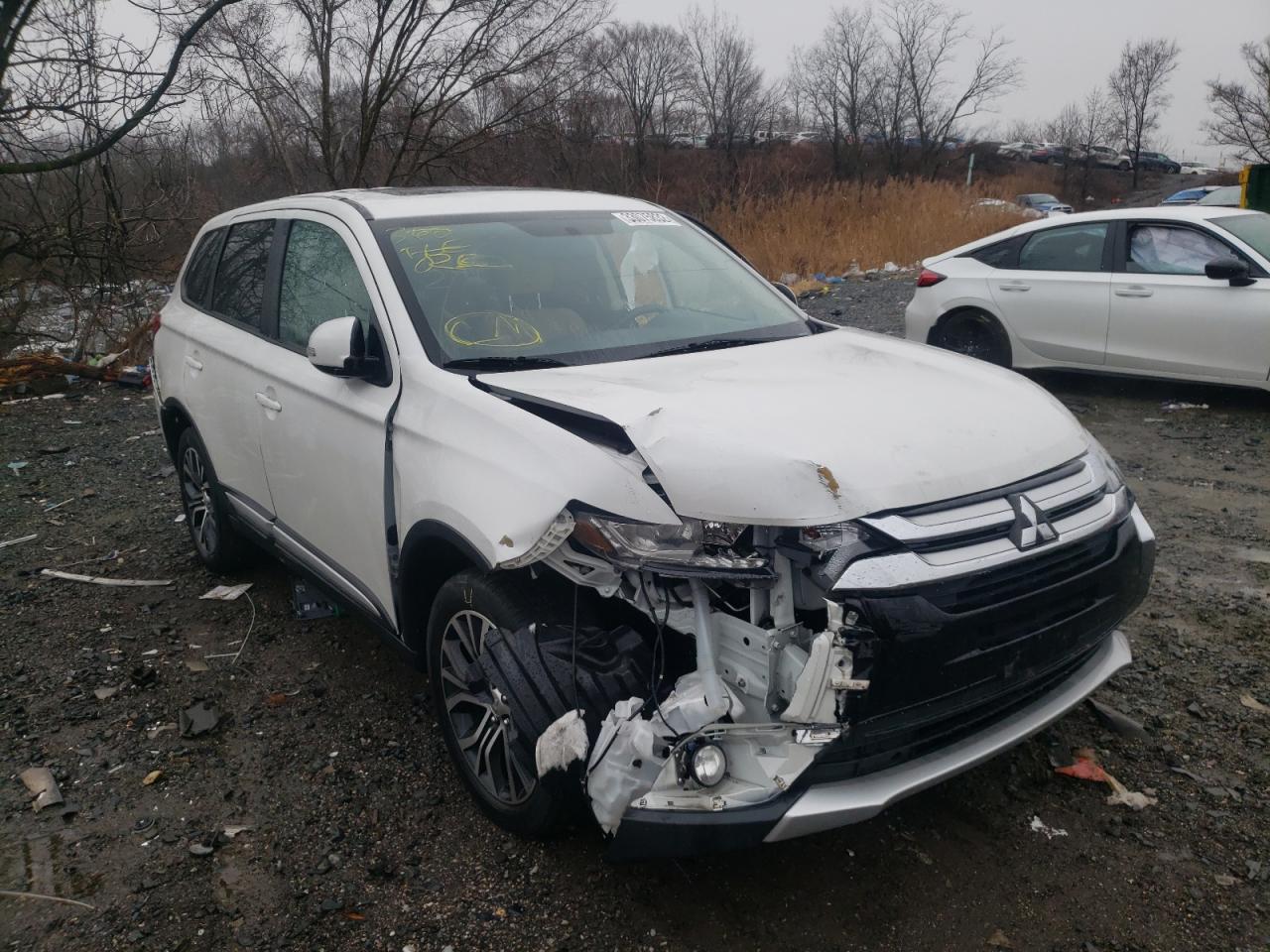 MITSUBISHI OUTLANDER 2018 with VIN JA4AD3A33JZ014565 - Photo from auction