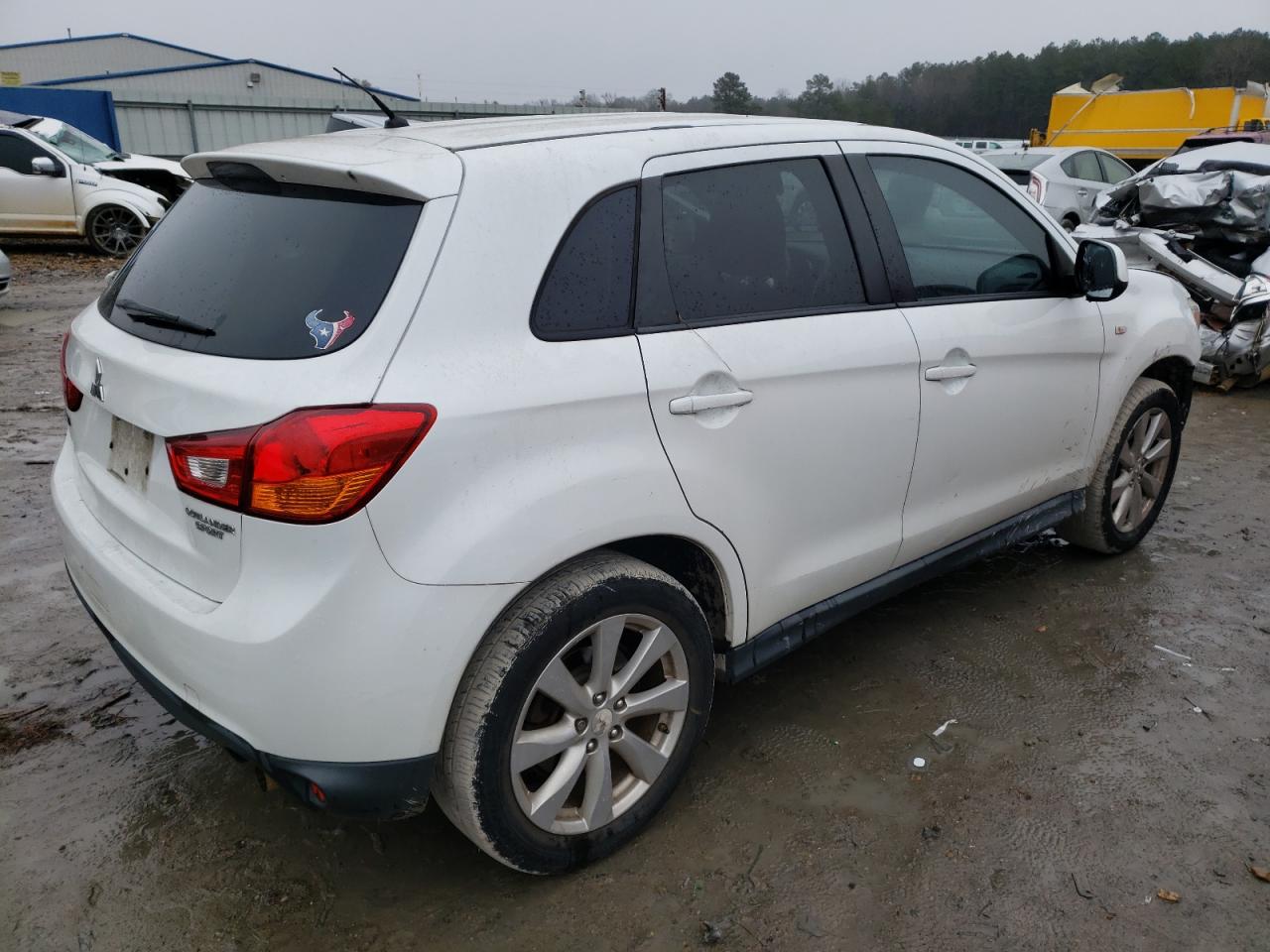 Photo 4 from auction – 2013 MITSUBISHI OUTLANDER with VIN 4A4AP3AU4DE010552