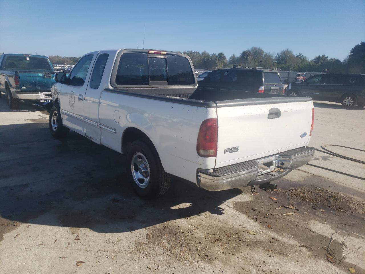 Photo 3 from auction – 1997 FORD F150 with VIN 1FTDX1763VNA57770