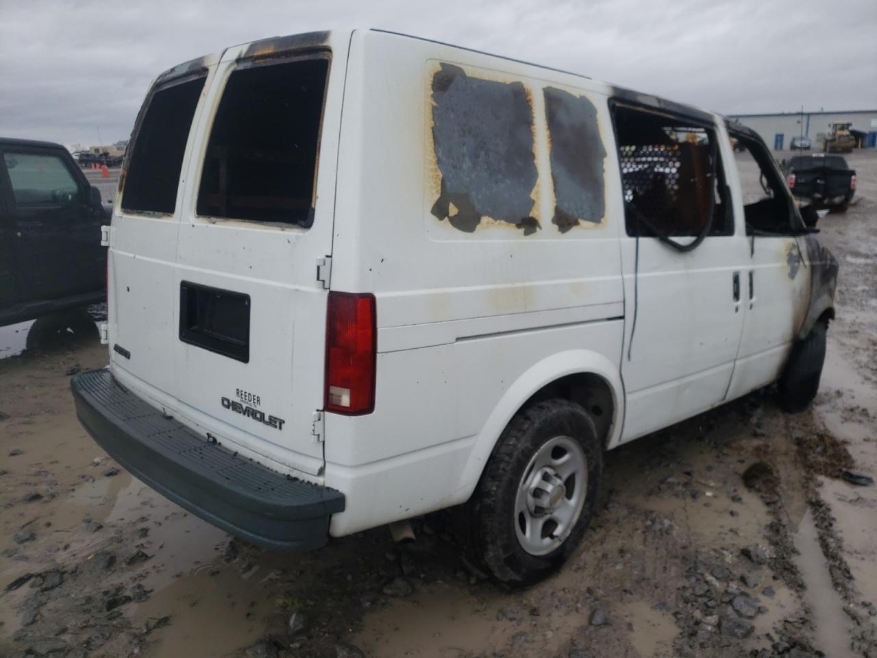 Photo 4 from auction – 2003 CHEVROLET ASTRO with VIN 1GCDM19X13B106705