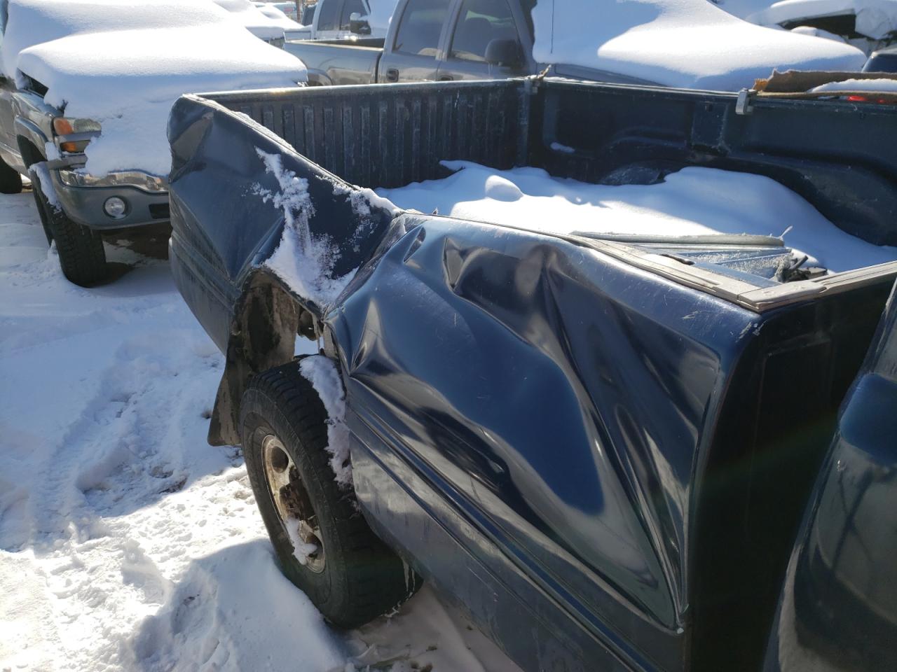 Photo 9 from auction – 2002 DODGE RAM 2500 with VIN 3B7KF23C72M221037