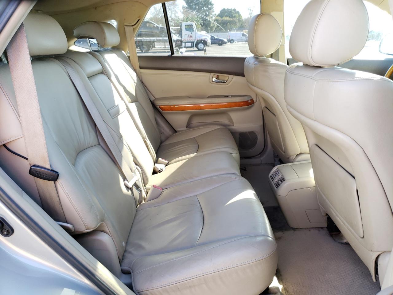 Photo 6 from auction – 2005 LEXUS RX 330 with VIN 2T2GA31U15C036545
