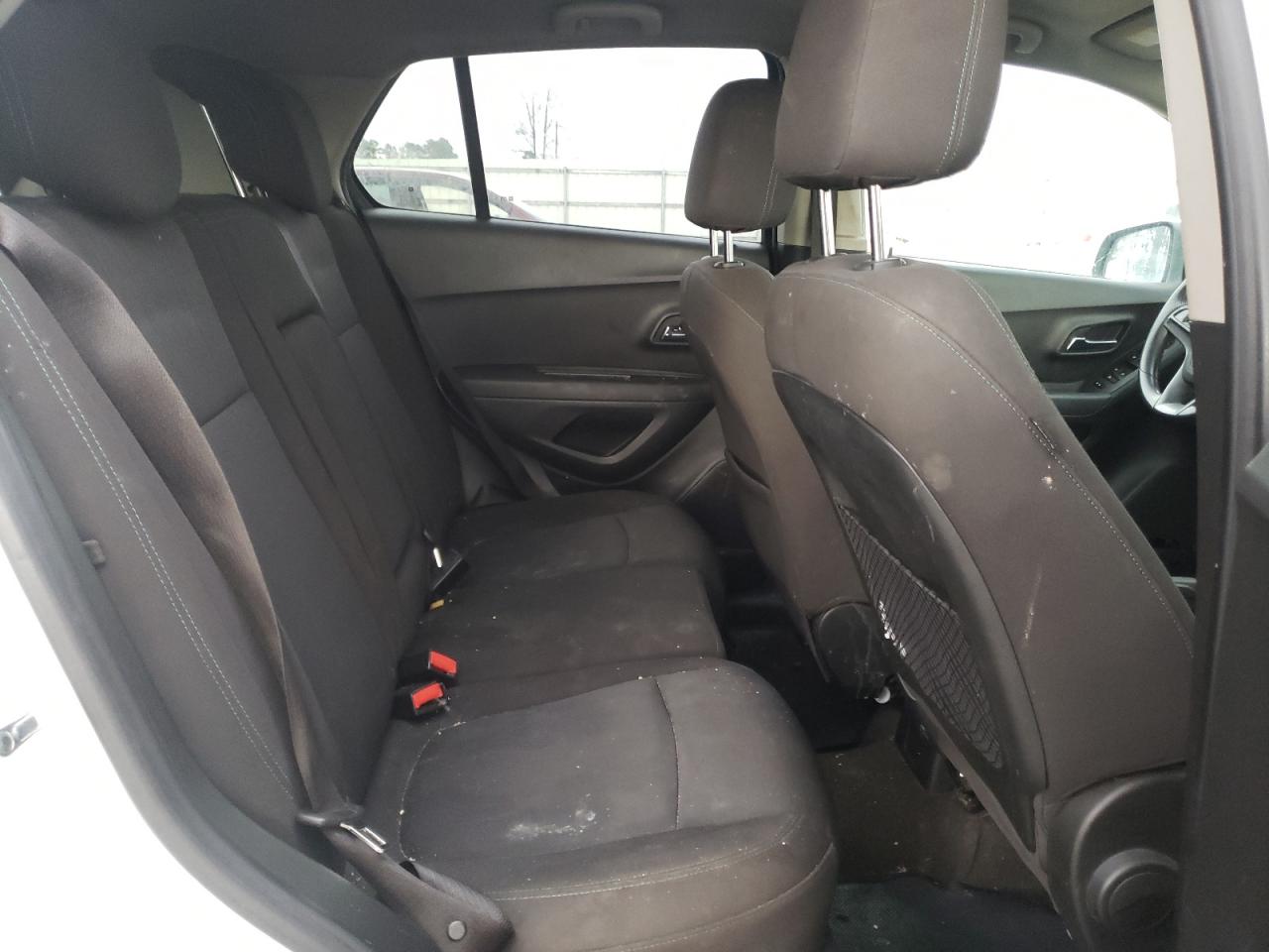 Photo 6 from auction – 2015 CHEVROLET TRAX 1LT with VIN KL7CJLSB2FB117261