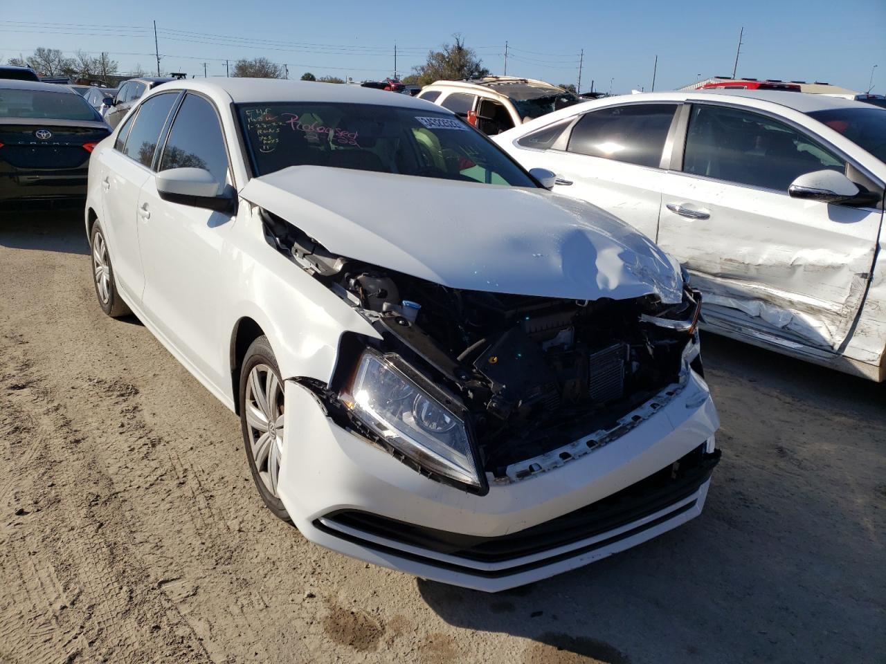 VOLKSWAGEN JETTA S 2017 with VIN 3VW2B7AJ7HM403501 - Photo from auction