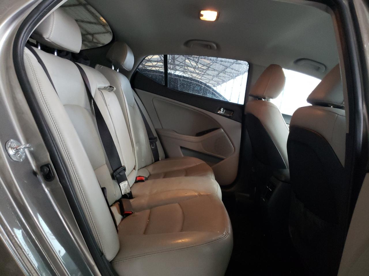 Foto 6 de la subasta – 2012 KIA OPTIMA EX con VIN 5XXGN4A78CG055429