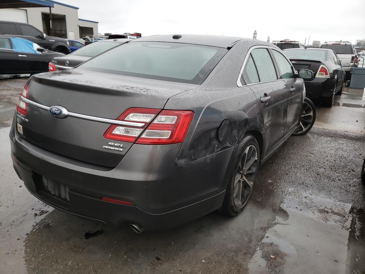 Photo 4 from auction – 2015 FORD TAURUS SEL with VIN 1FAHP2E87FG208441