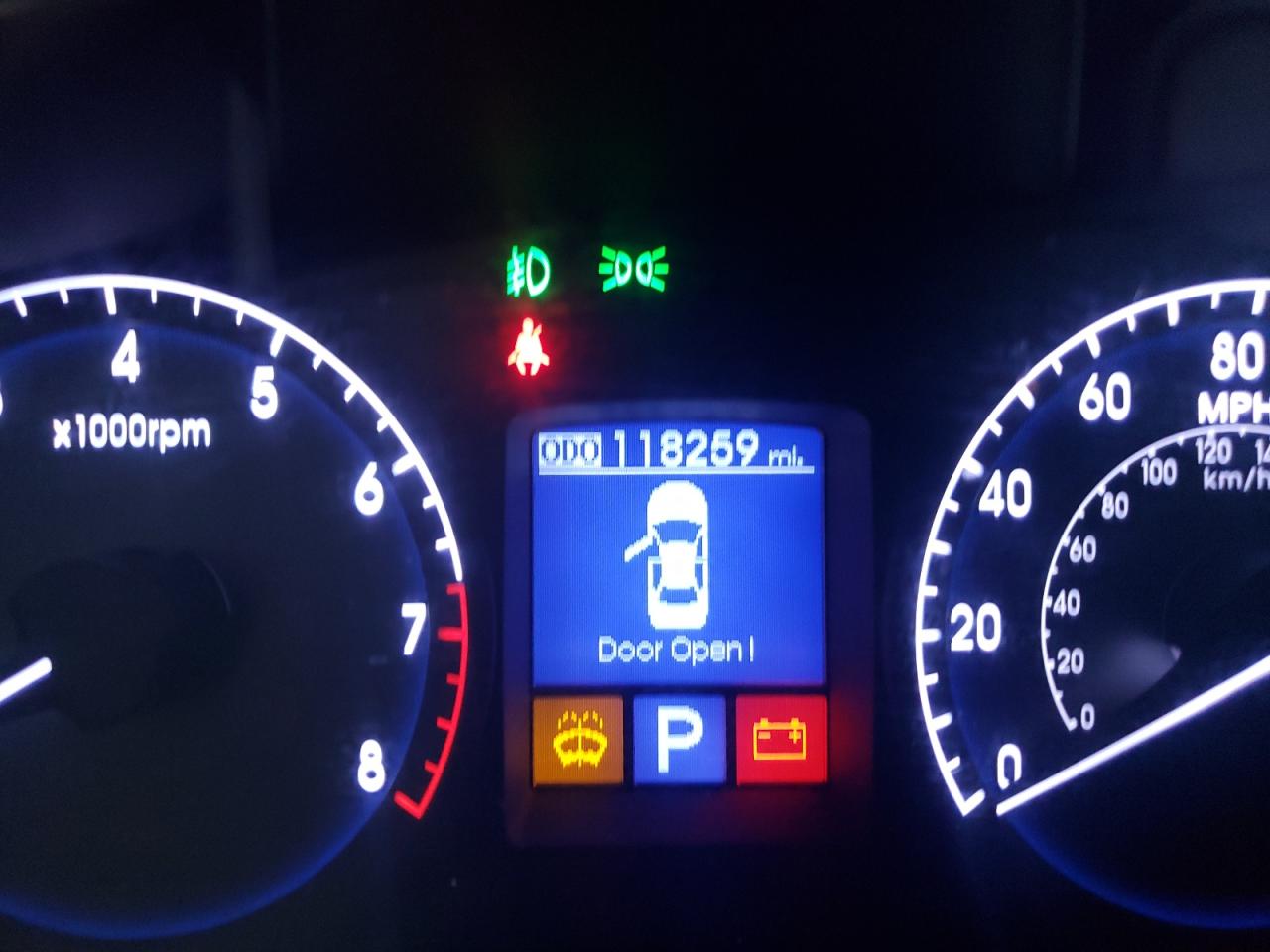 Photo 8 from auction – 2013 HYUNDAI GENESIS 3. with VIN KMHGC4DD3DU223847