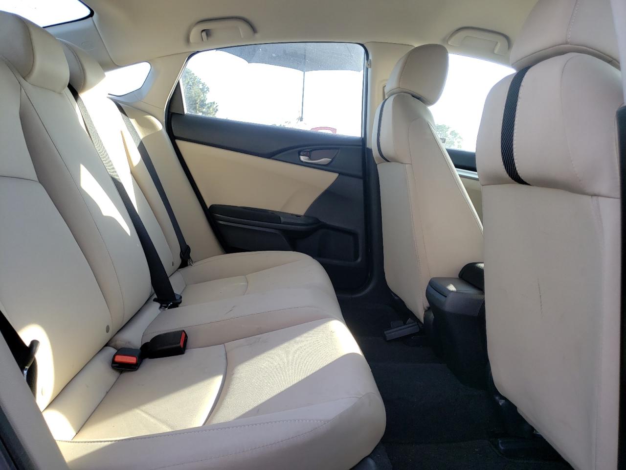 Photo 6 from auction – 2017 HONDA CIVIC LX with VIN 2HGFC2F50HH505044